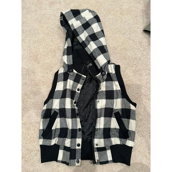 Vest Hoodie - Picture 1 of 3